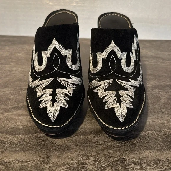 Black and White Embroidered Women's Heeled Mules. Size 8 M - Picture 3 of 10